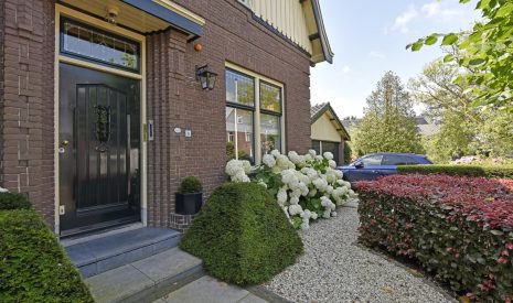 Te koop: Foto Woonhuis aan de Dorpsstraat 8 in Aarlanderveen