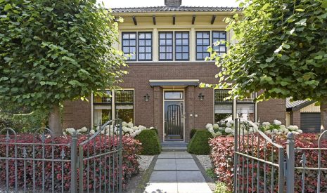 Te koop: Foto Woonhuis aan de Dorpsstraat 8 in Aarlanderveen