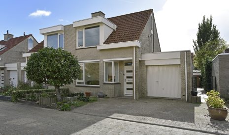 koop  Nieuwkoop  Karhaak 7 – Hoofdfoto
